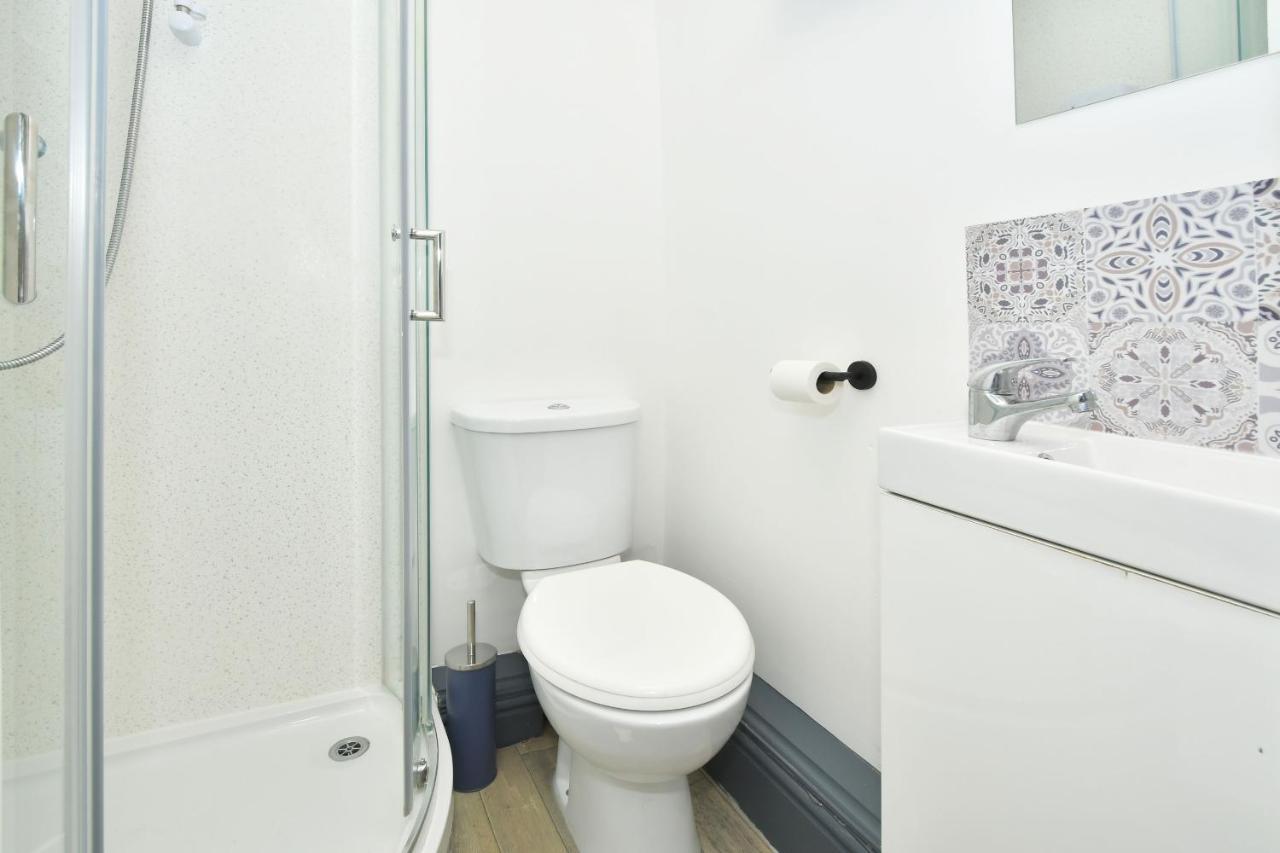 Townhouse @ Chiltern Place Newcastle Under Lyme Silverdale  Экстерьер фото