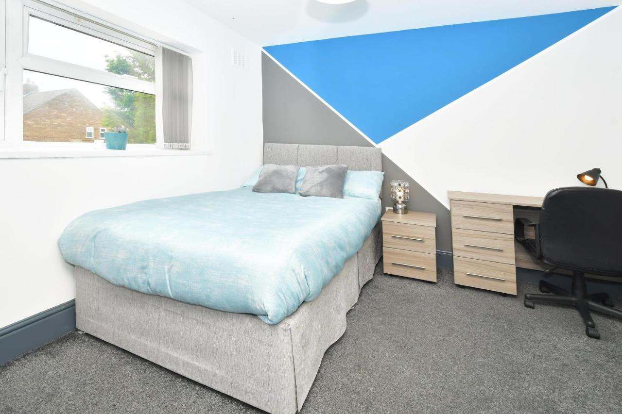 Townhouse @ Chiltern Place Newcastle Under Lyme Silverdale  Экстерьер фото